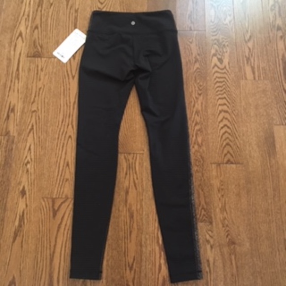 Lululemon Wunder Under 3D Print Size 4, NWT - Picture 4 of 4